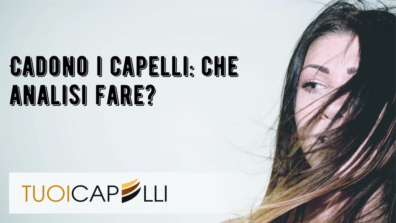 Passo La Mano Tra I Capelli E Cadono Donna