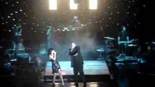 Hande Yener Feat. Ege Çubukuçu - Apayrı Tim