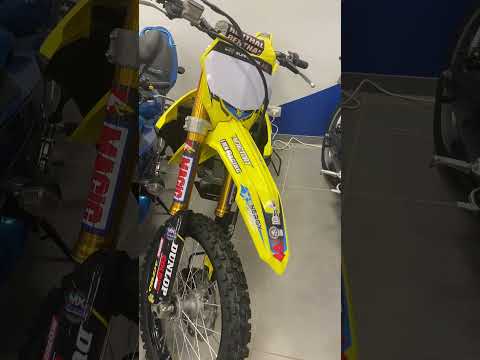 #foryou #supermoto #motoconcept #betting #allezydemapart #suzuki #honda #kawasaki