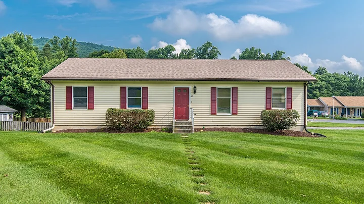 521 Amanda Court | Dana Wilburn