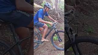 #viral #mtb #stunt #viralvideo #viralshorts #cycling #cyclestunt /3 friends sports