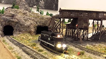 LifeLike N-Scale GP18 with DCC and Working Ditch Lights