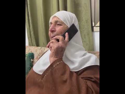 حبيبي شرفت الديرة شرفت المنطقة شرفت البلد مؤثر والدة الأسير المحرر ماهر يونس تهاتفه
