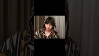 This hungry baby bear is live on v live ?#taehyung #btslive #bts