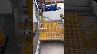 Easy Automatic Glue Potting For Capacitor Production