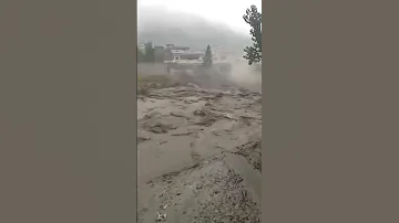 سوات میں ایک گھر مکمل طور پر سیلابی ریلے میں بہہ گیا 