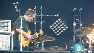 Them Crooked Vultures - Elephants (live @ Rock Werchter 2010)