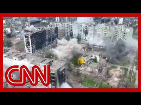 Watch Russian artillery fired on buildings in devastated Bakhmut