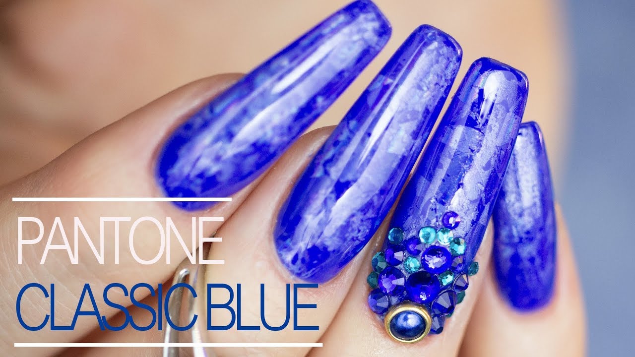 Тренды Маникюра 2020 - Классический Голубой от Pantone
