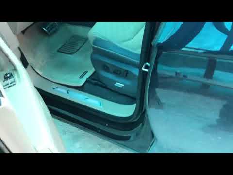 VW Touareg CR7 3.0TDI - не работает доводчик двери