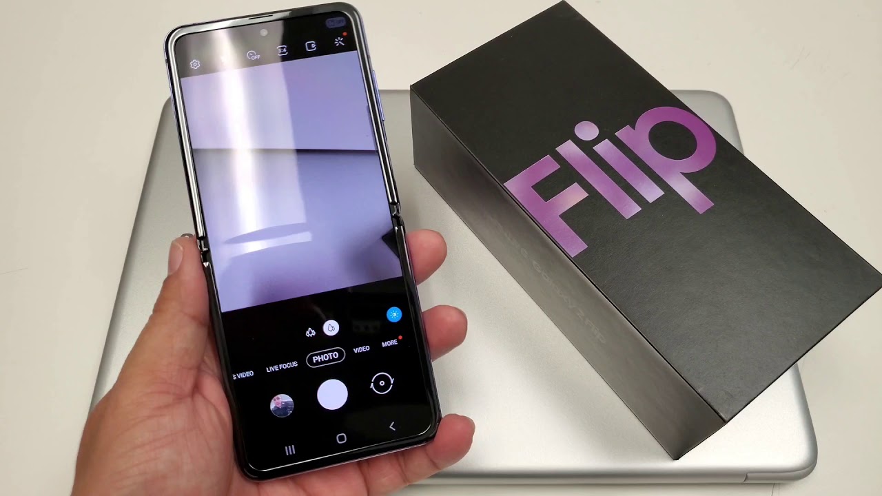 Samsung Galaxy Z Flip 1st impressions. 