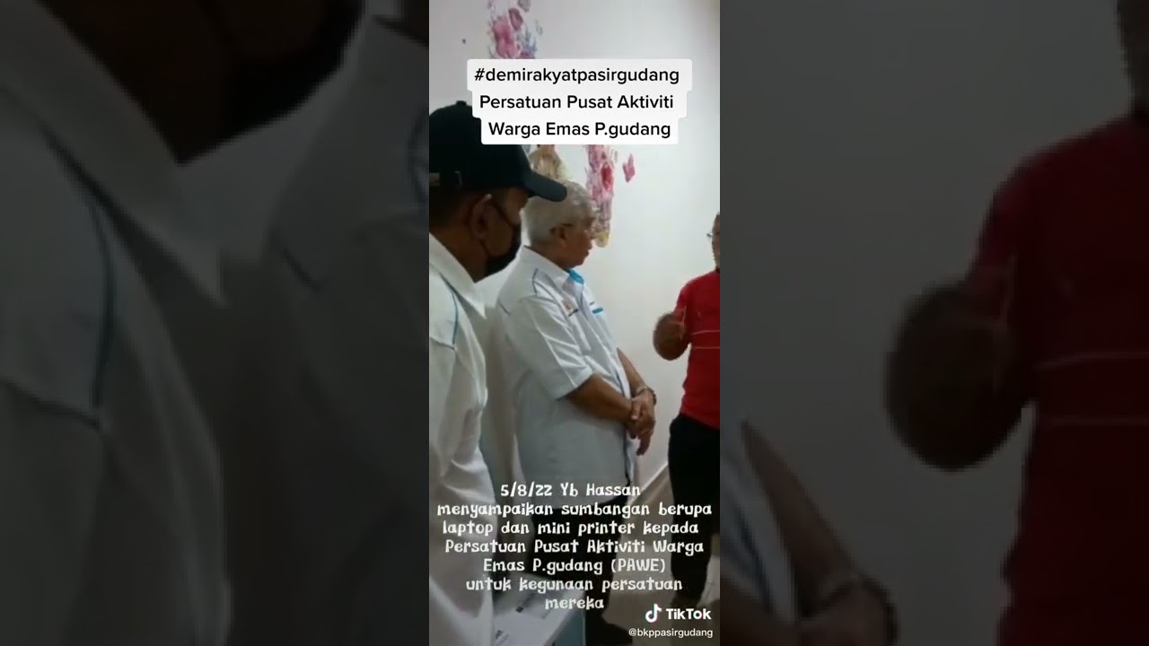 YB HASSAN KARIM ZIARAH PAWE PASIR GUDANG SUMBANGAN LAPTOP DAN