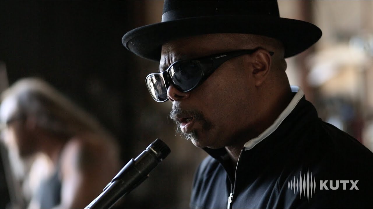 KM Williams and Washboard Jackson "Meet you at the Station" YouTube