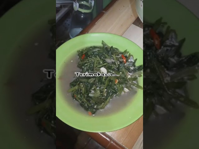 Membuat masakan kangkung tumis oleh Inti Handayani class=