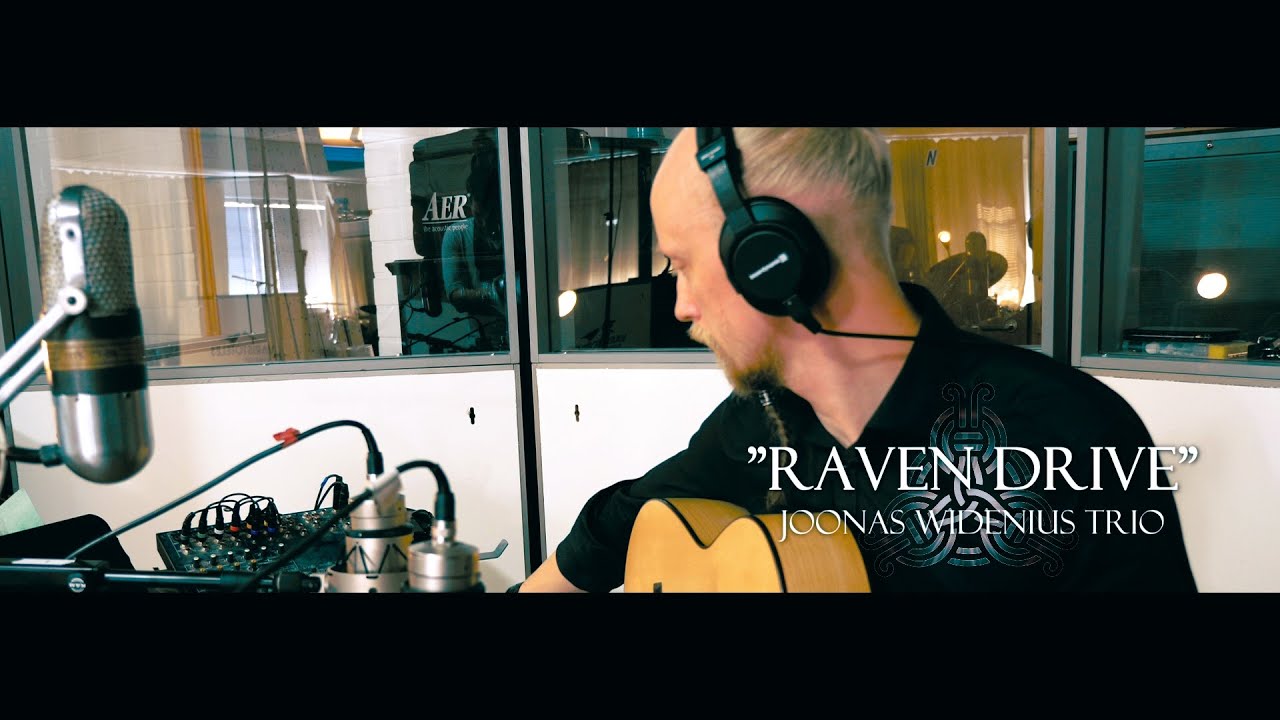 "Raven Drive" - Joonas Widenius Trio (studio live)