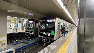 大阪メトロ中央線阿波座駅での休日の電車発着風景。