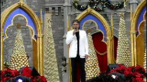 Andrea Bocelli performs "The Prayer" at Walt Disney World
