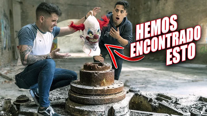 UNA MASCARA DE PAYASO COBRA VIDA Y NOS ATACA *en u...