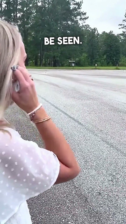 Wife Waiting For Her Military Husband To Return Home ❤️