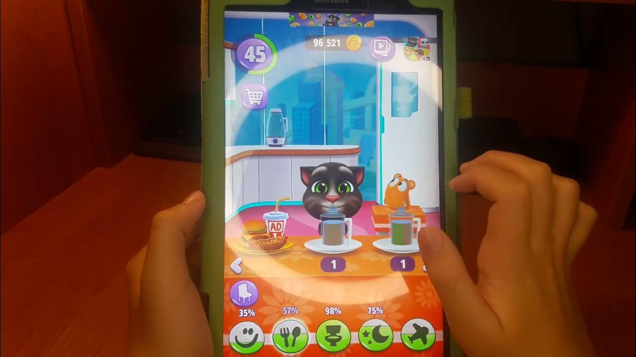 Играю в игру Мой Говорящий Том 2. Пришел проведать Говорящего Тома ...