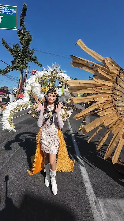 MELEK O SAYANK ⁉️ #yeniinka #happyasmara #dangdutkoplo #koplo #sigar #dangdut #dellamonica #ambyar