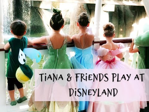 Princess Tiana & Friends COSPLAY-date @ Disneyland (Featuring Designer Daddy Transformation Dress)