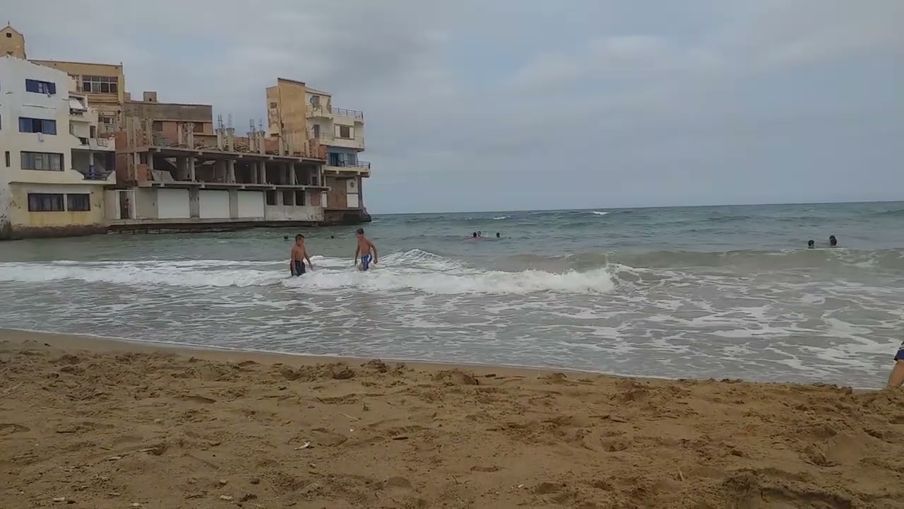 لحظات على شاطئ الهلال عين تموشنت🏖⛵