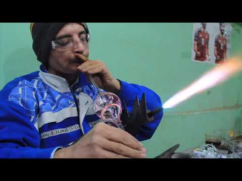 الزجاج المنفوخ الإبداع بنفخة واحدة
