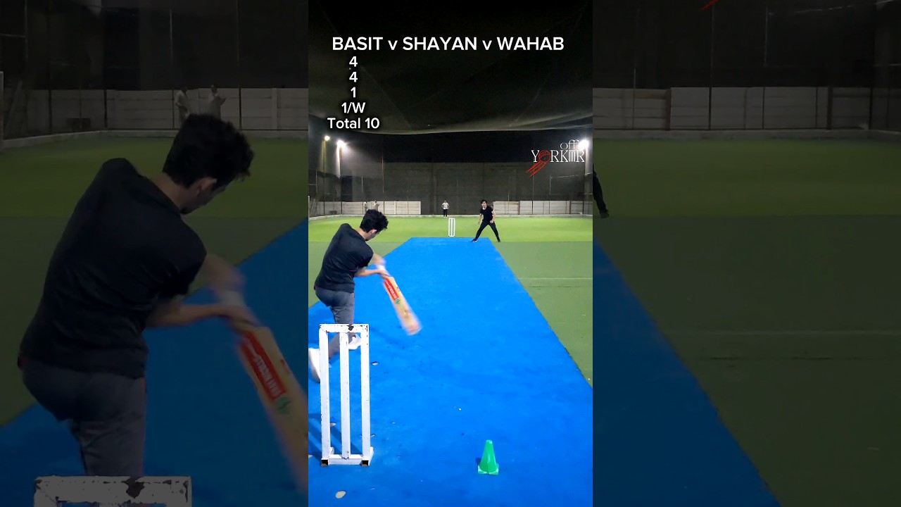 Dono Hatho se Bowling 😱 Basit vs Shayan vs Wahab - OFF YORKER 