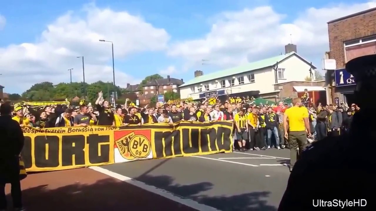 Beste Fanmärsche Borussia Dortmund Fans/ Stimmung (CL,EL,12:12)