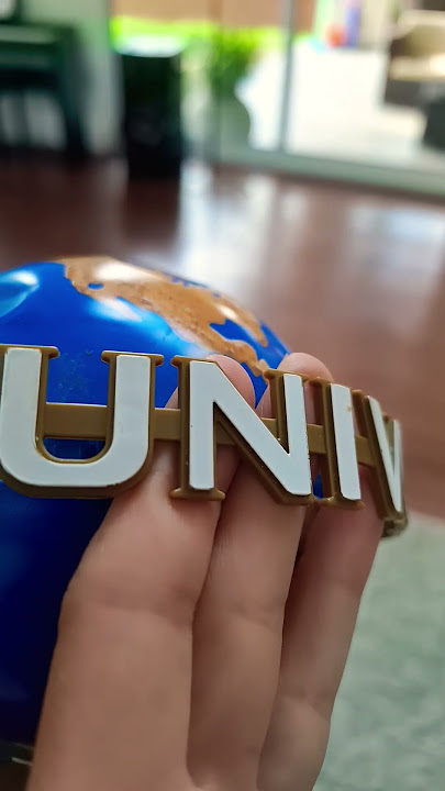 Universal Logo 3D