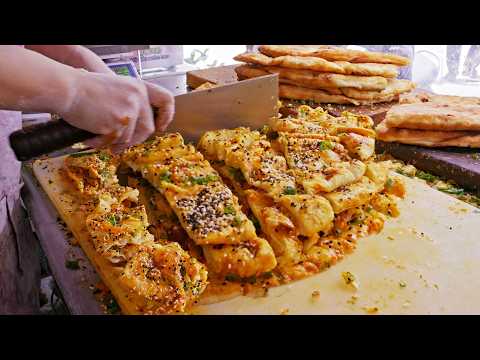 Popular Street Food_Fried Satay Crab Legs,  Scallion Pastry and Grilled sausages_沙茶炒蟹腳,蔥香大餅,烤香腸_街頭小吃