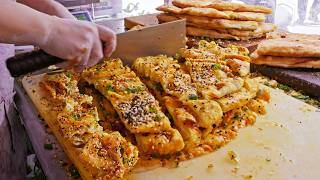 Popular Street Food_Fried Satay Crab Legs,  Scallion Pastry and Grilled sausages_沙茶炒蟹腳,蔥香大餅,烤香腸_街頭小吃