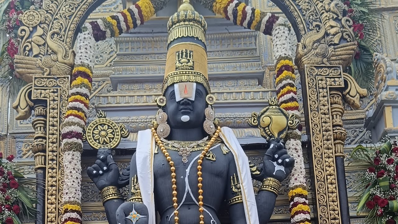 వైకుంఠ ఏకాదశి సందర్భంగా వెంకటేశ్వరుడి దివ్య దర్శనం సెట్.. 🙏🙏🙏
