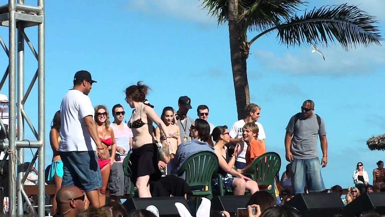 BSB Cruise 2011 - Musical Chairs at Beach Party