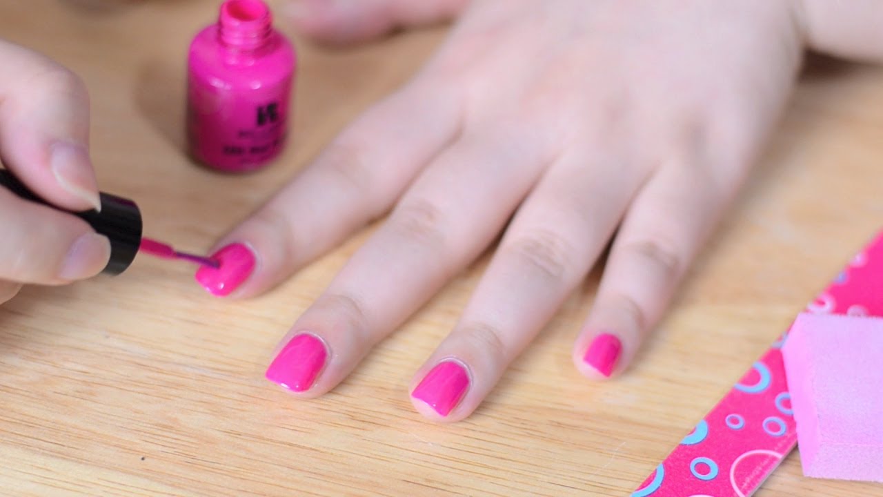 pelo Terapia auditoría DIY Red Carpet Gel Manicure Tutorial (Step-by-Step) - YouTube