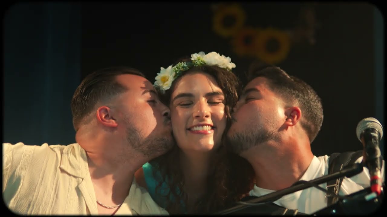 VIZINHOS - Pobre Ex-Namorado (Vídeo Oficial)