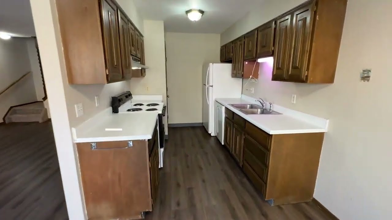 2 Bedroom/2Bath Condo 1-car Detached Garage!