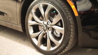 2016 Chrysler 200S Features
