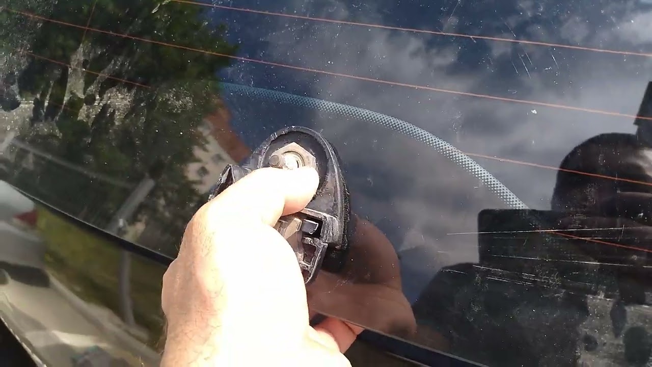 Отказал задний дворник, кнопка открывания стекла багажника, очередной ...