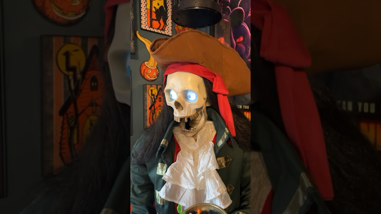 RARE Gemmy Life Size Moving Arm & Body Cartoon Dead Eye Drake Halloween Animatronic Prop