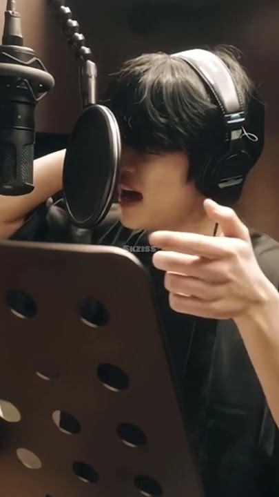 falling in love again and again with seungmin’s voice 🥹 #seungmin #straykids #kpop #xyzbca #shorts