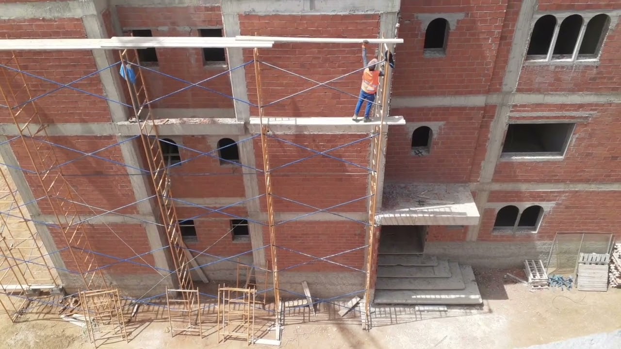 طريقة تركيب سقالة في مشروع بناء 👌🇲🇦👷‍♂️