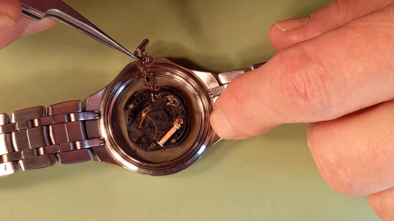 How to Fix a Not Running Watch with a S.Epson/Seiko VX3J Watch Movement -  YouTube