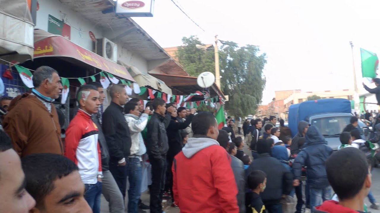 اجواء بلدية البيرين قبل بداية اللقاء المصيري المؤهل لنهائيات كأس العالم البرازيل 2014 FULL HD