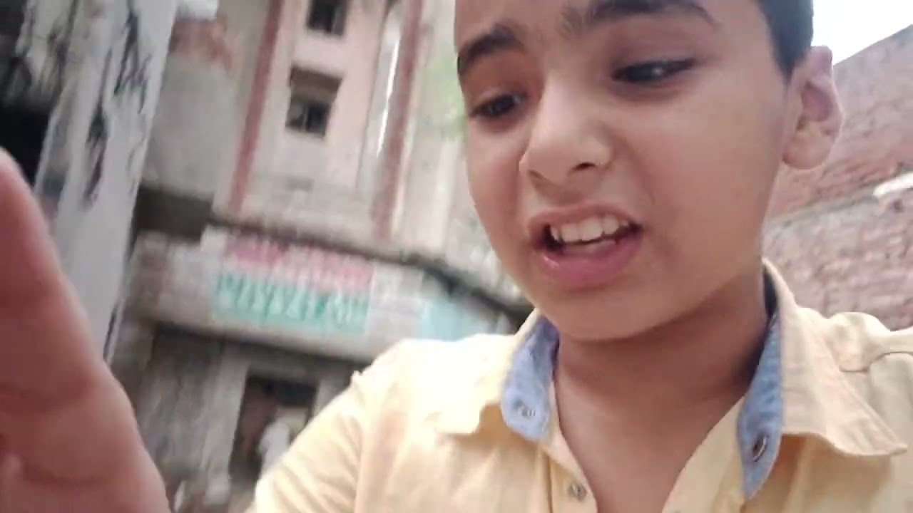 Aaj to tota pakda aur apne kadam ko gift kar Diya