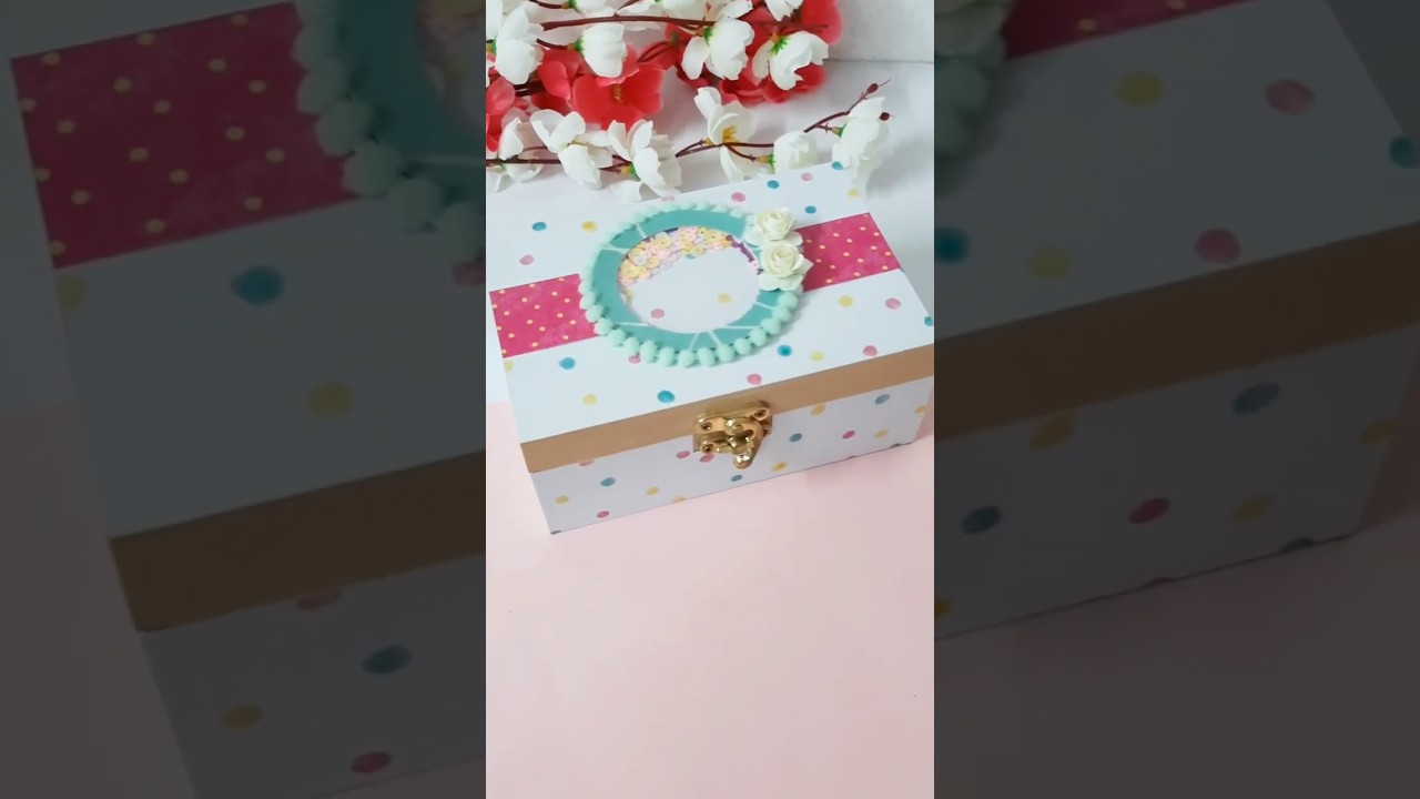 Mini Scrapbook Hamper | To book an order visit www.giftingsmile.com | Dm us Whatsapp @9958261348