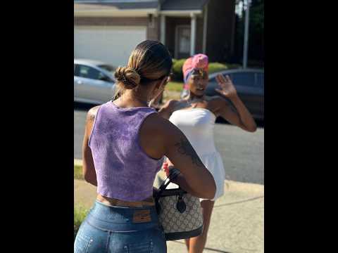 When MiMi pulls that THANG out her purse on the neighbor!