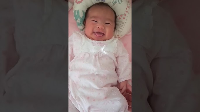 くしゃみと同時に声が交じった世界一かわいい赤ちゃんのくしゃみ The Most Cute Sneeze Of Baby In Mixing His Voice By Chance Youtube くしゃみと同時に声が交じった世界一かわいい赤ちゃんのくしゃみ The Most Cute Sneeze Of Baby In Mixing His Voice By Chance Youtube