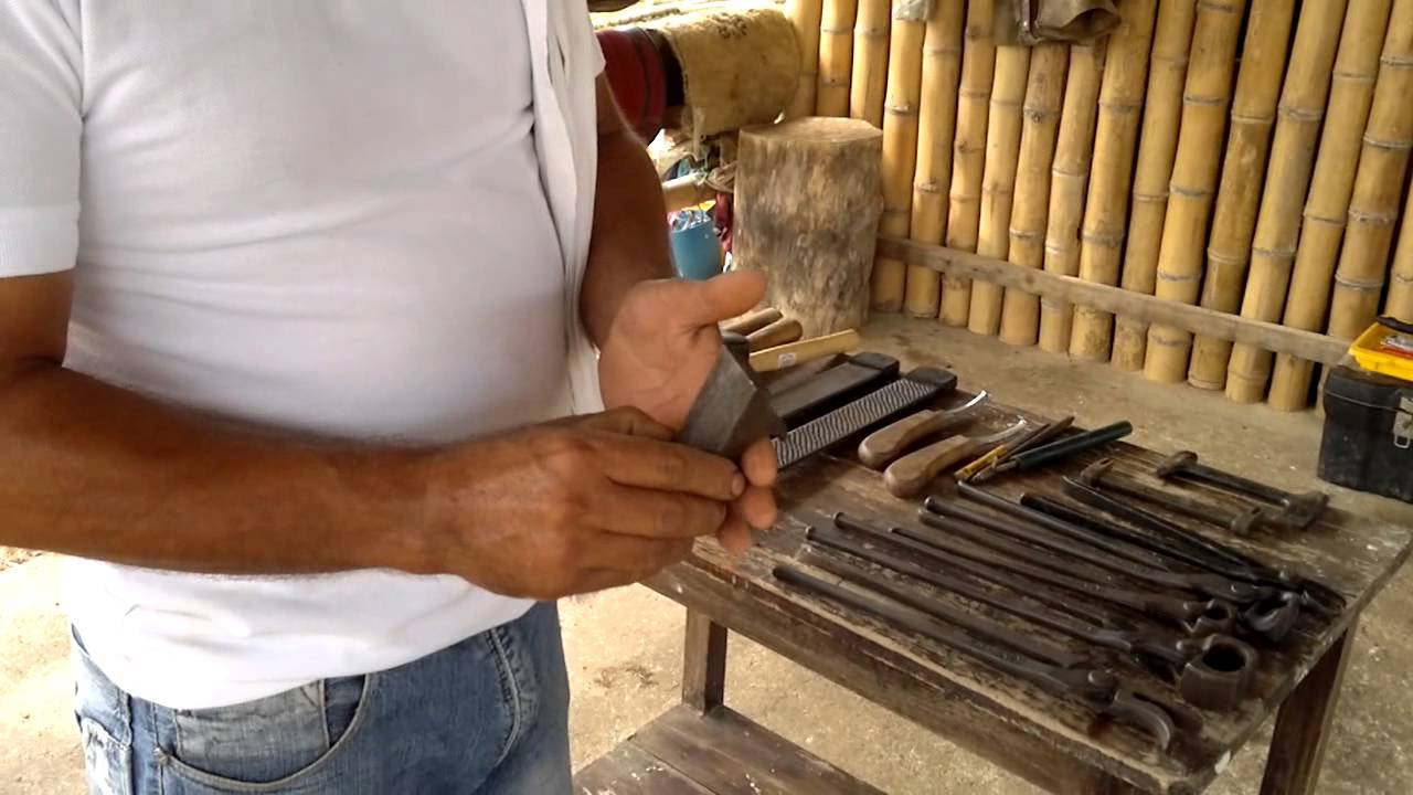 Herramientas empleadas en el herraje de los equinos